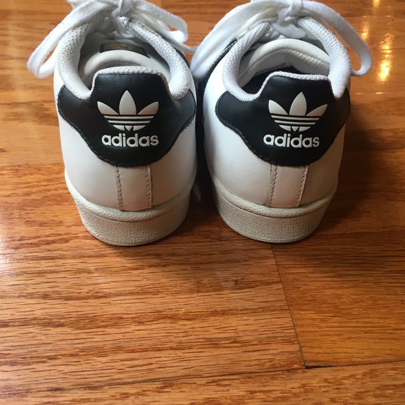 Adidas size 5.5 womans superstar sneakers - Picture 3 of 7
